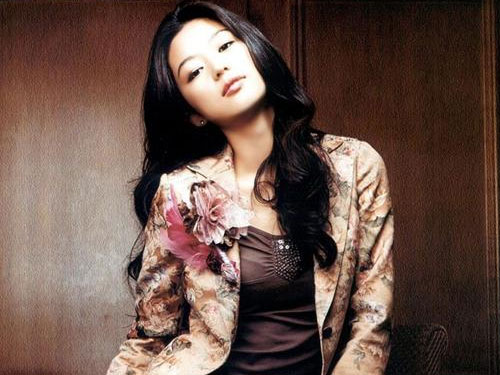 Beautiful sexy Korean Acctress Jeon Ji Hyun