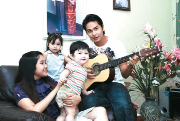 Pine Zay Ye Htun's family